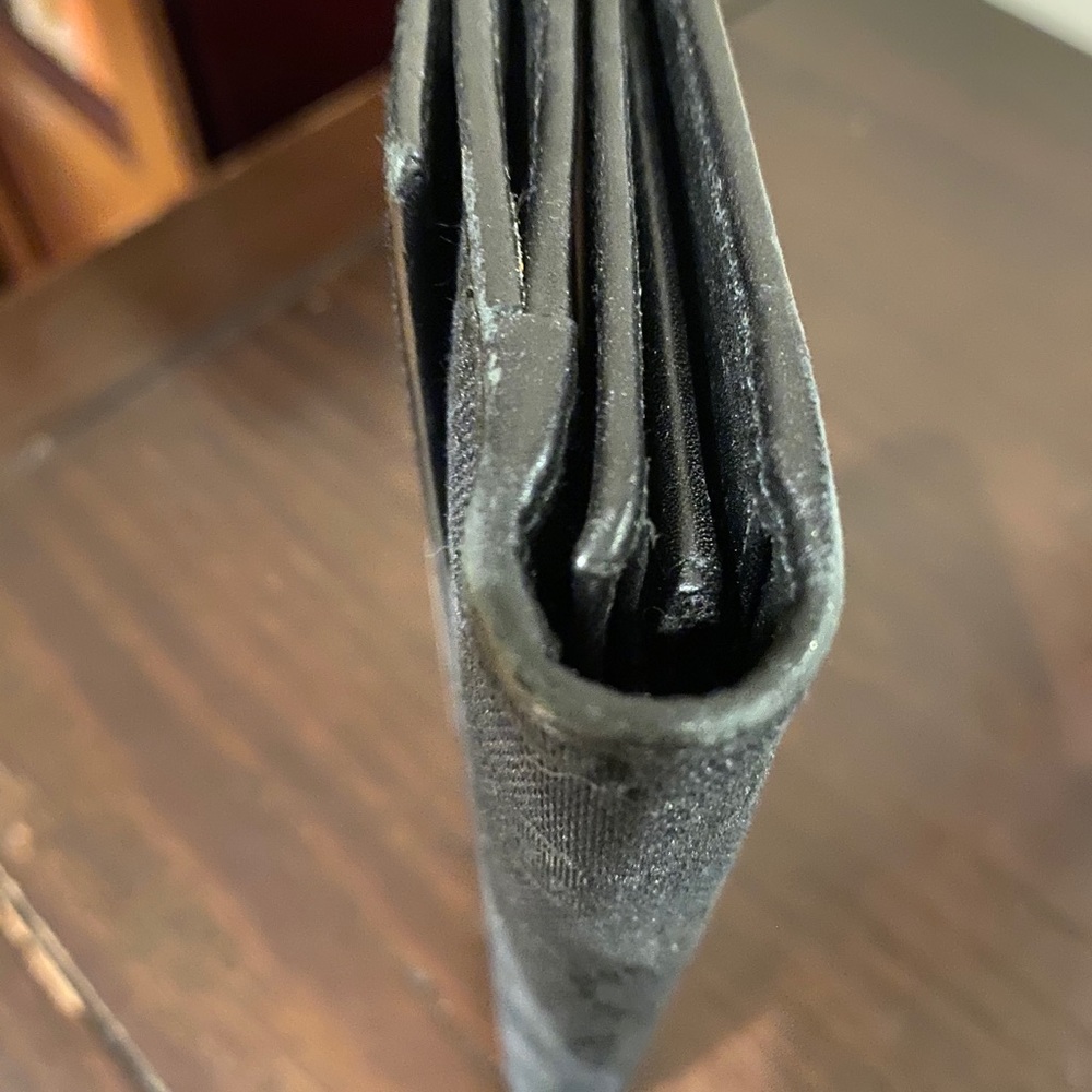 Gucci GG Monogram Wallet - Picture 5 of 8